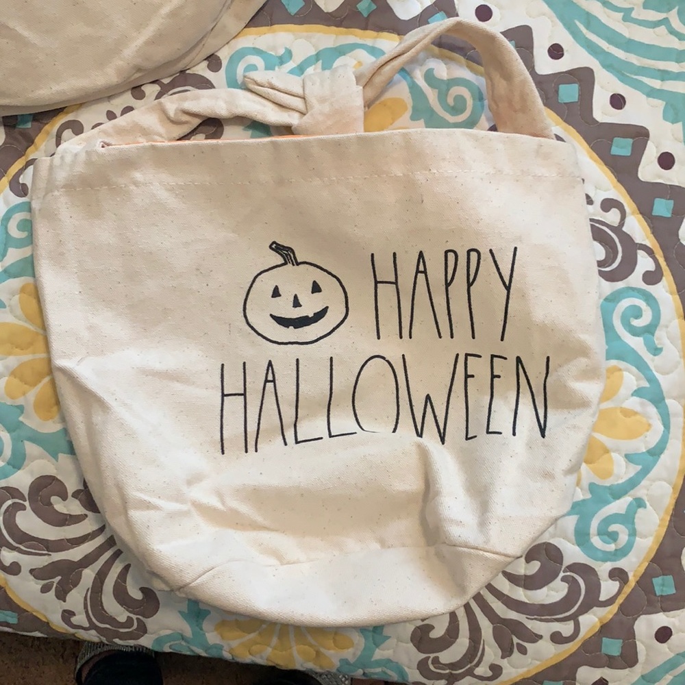 2 trick or treat bags